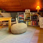 70s-style Summer House Near *