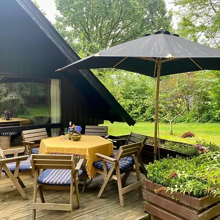 70s-style Summer House Near
