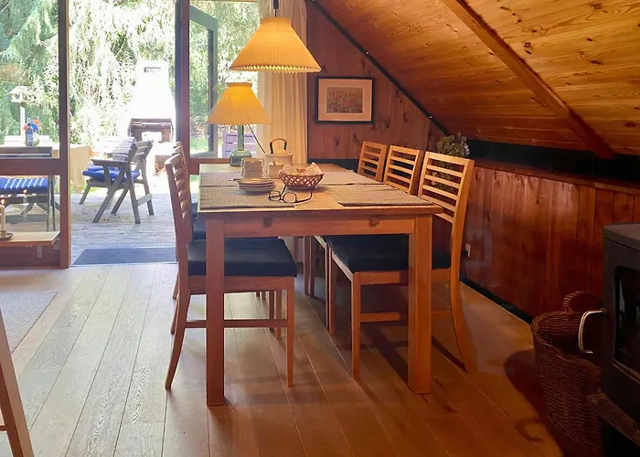 70s-style Summer House Near